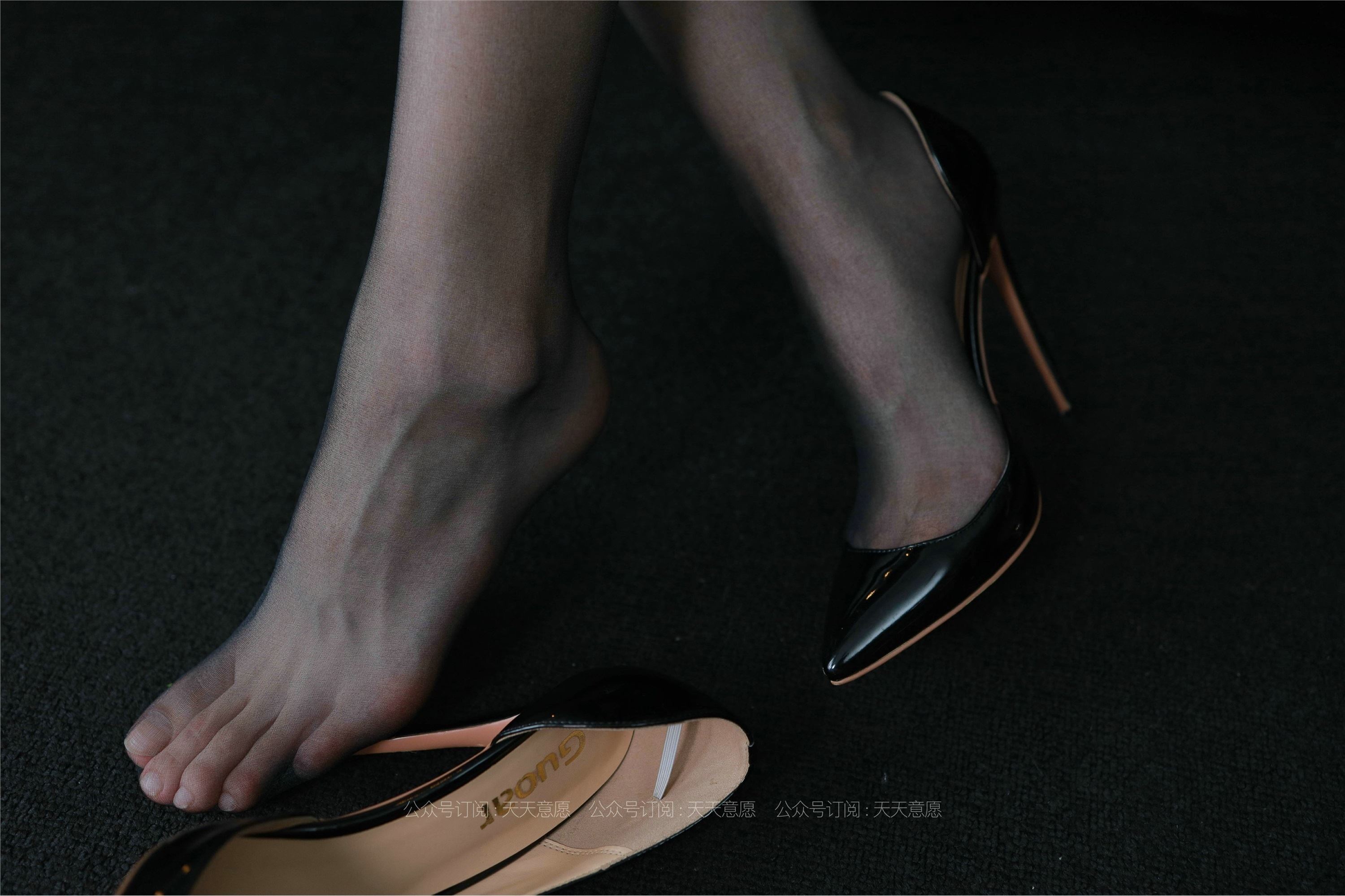 IESS异思趣向  2021.06.13 丝享家831：肉肉《长腿女制服》